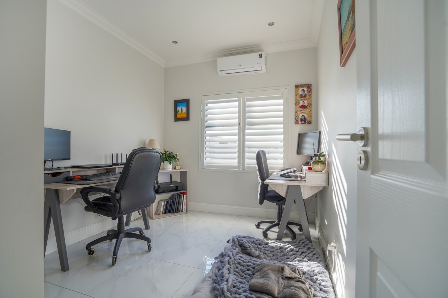 4 Bedroom Property for Sale in Sandown Western Cape